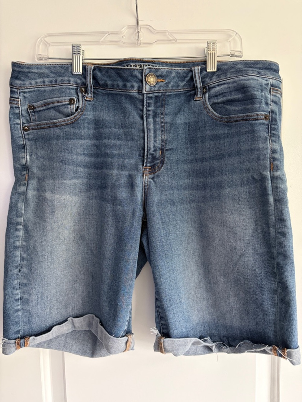 American Eagle Outfitters Skinny Bermuda Jean Shorts 18